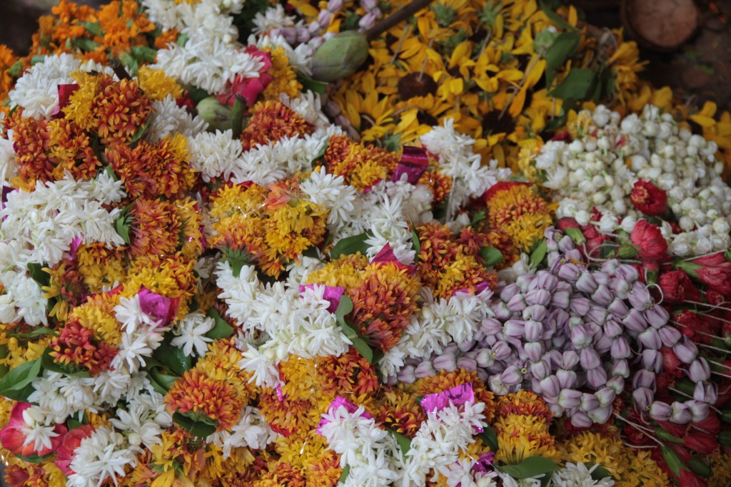 Offering flowers, Puja 